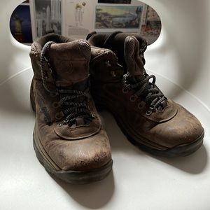 Timberland hiking boots 7M